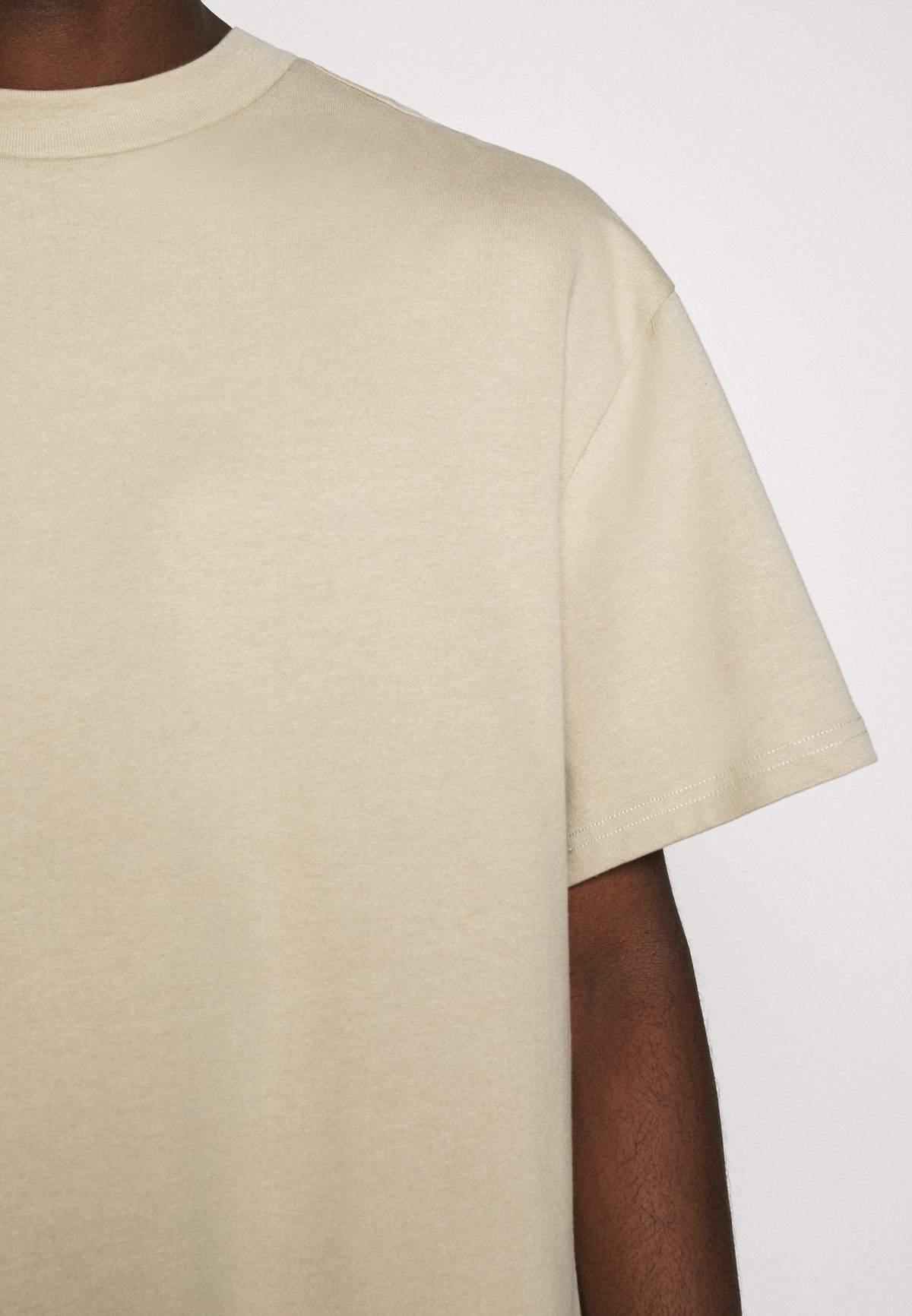t-shirt uni-color beige — photo 3, OnMyShop Abidjan